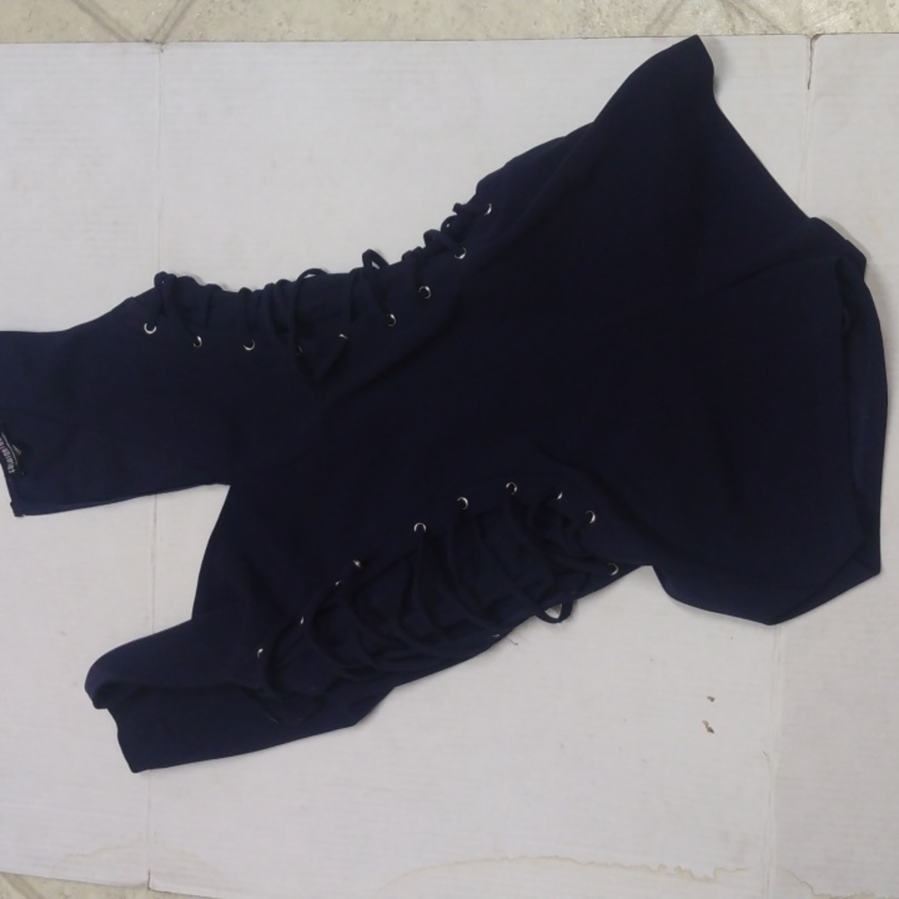 Ropper with lace up sides,